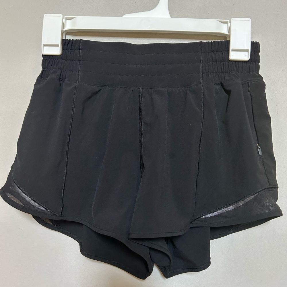 Lululemon Hotty Hot - High Rise 4” Shorts - Black - Size 4